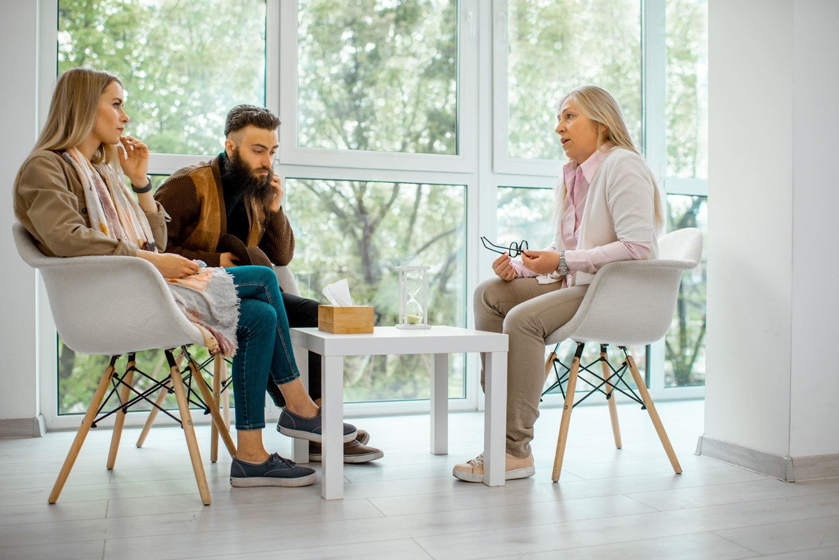 Licensed Addiction Therapists Lead Group Therapy in Whittier